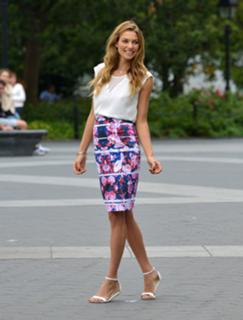 Jessica Hart feet photo thumbnail