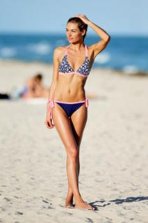 Jessica Hart feet photo thumbnail