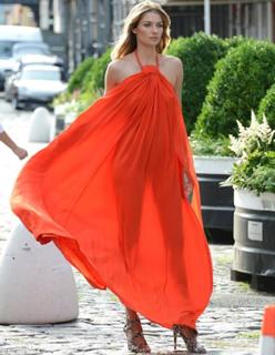Jessica Hart feet photo thumbnail