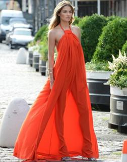 Jessica Hart feet photo thumbnail