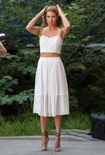 Jessica Hart feet photo thumbnail