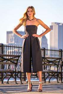 Jessica Hart feet photo thumbnail