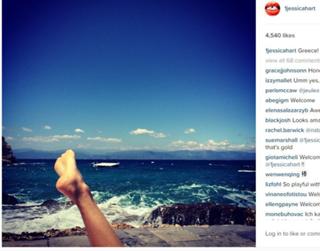 Jessica Hart feet photo thumbnail