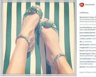 Jessica Hart feet photo thumbnail