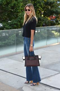 Jessica Hart feet photo thumbnail
