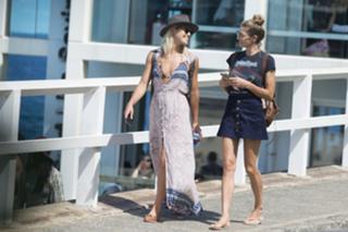 Jessica Hart feet photo thumbnail
