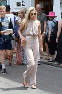 Jessica Hart feet photo thumbnail