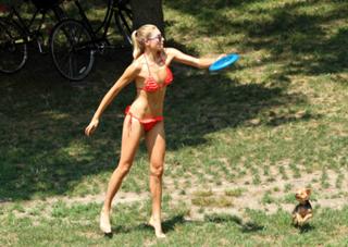 Jessica Hart feet photo thumbnail