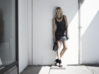 Jessica Hart feet photo thumbnail