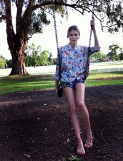 Jessica Hart feet photo thumbnail
