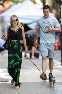 Jessica Hart feet photo thumbnail