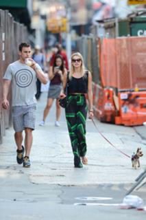 Jessica Hart feet photo thumbnail