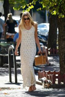 Jessica Hart feet photo thumbnail