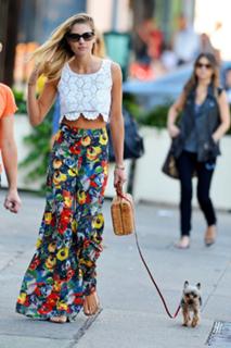 Jessica Hart feet photo thumbnail