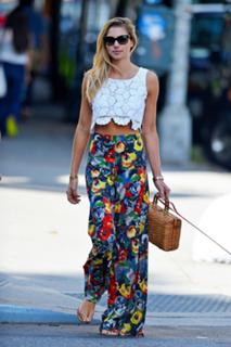 Jessica Hart feet photo thumbnail