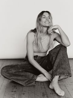 Jessica Hart feet photo 5