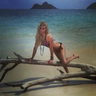 Jessica Hinton feet photo 1