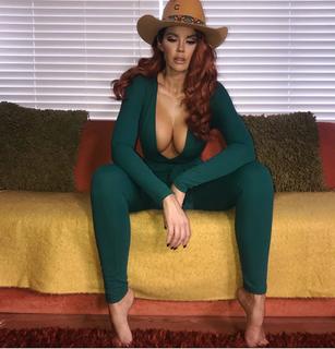 Jessica Hinton feet photo 13