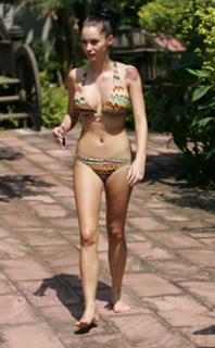 Jessica-Jane Stafford feet photo thumbnail