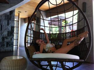 Jessica-Jane Stafford feet photo thumbnail