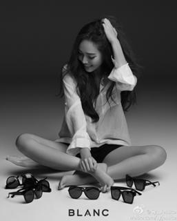 Jessica Jung feet photo thumbnail