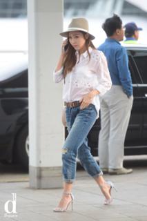Jessica Jung feet photo thumbnail
