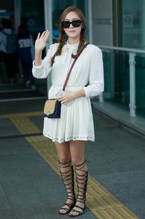 Jessica Jung feet photo thumbnail