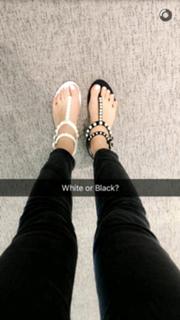 Jessica Jung feet photo thumbnail