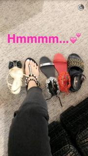 Jessica Jung feet photo thumbnail