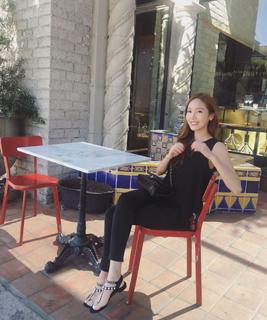 Jessica Jung feet photo thumbnail