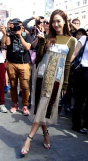 Jessica Jung feet photo thumbnail