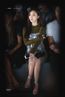 Jessica Jung feet photo thumbnail
