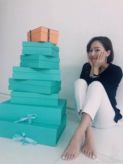 Jessica Jung feet photo thumbnail