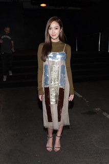 Jessica Jung feet photo thumbnail