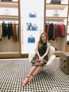 Jessica Jung feet photo thumbnail