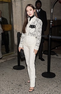 Jessica Jung feet photo thumbnail