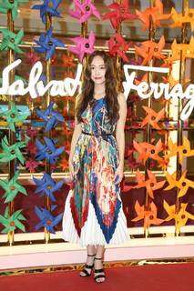 Jessica Jung feet photo thumbnail