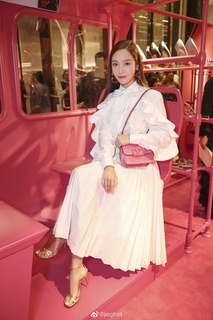 Jessica Jung feet photo thumbnail