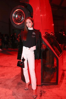 Jessica Jung feet photo thumbnail