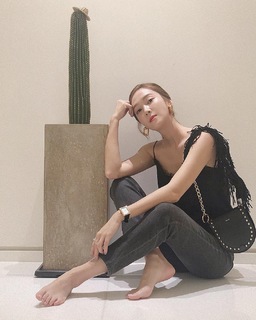 Jessica Jung feet photo thumbnail