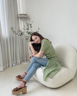 Jessica Jung feet photo thumbnail