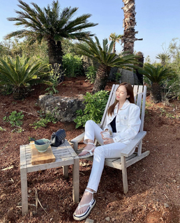 Jessica Jung feet photo thumbnail