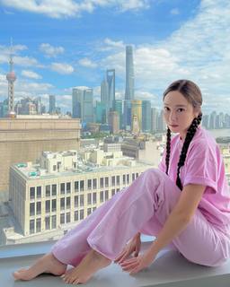 Jessica Jung feet photo thumbnail