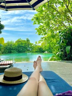 Jessica Jung feet photo thumbnail