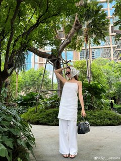 Jessica Jung feet photo thumbnail