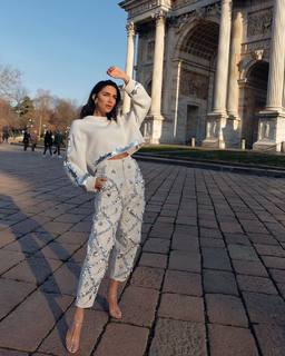 Jessica Kahawaty feet photo 17