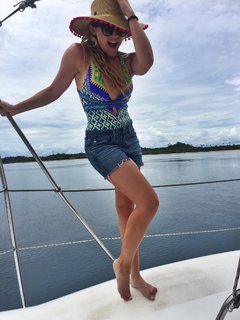 Jessica Lowe feet photo 8