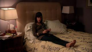 Jessica Lowndes feet photo thumbnail