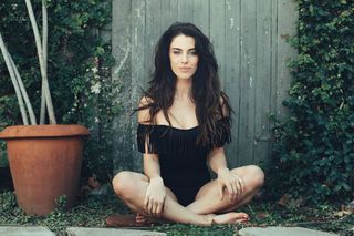 Jessica Lowndes feet photo thumbnail