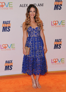 Jessica Lowndes feet photo thumbnail